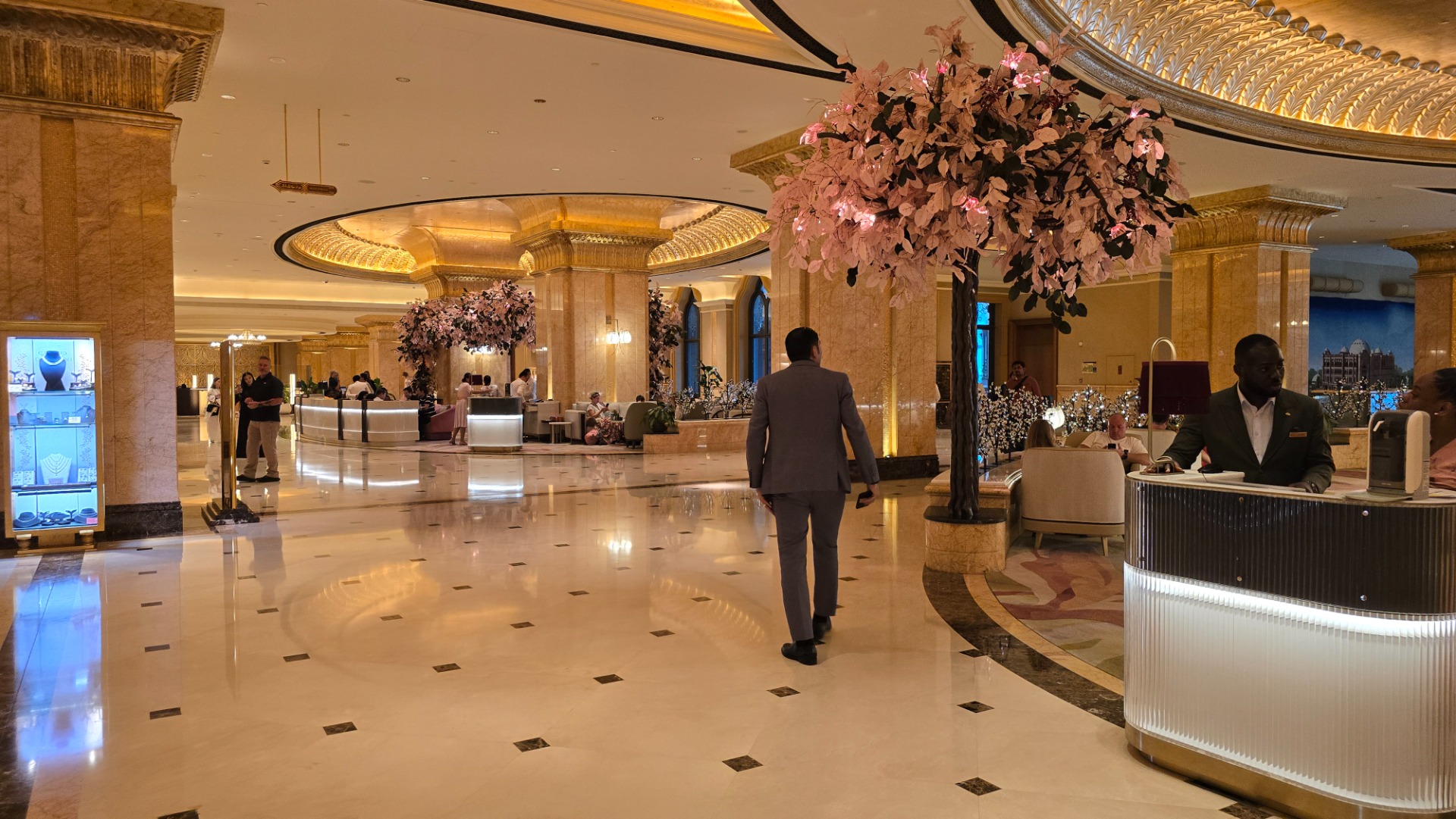 Emirates, Abu Dhabi