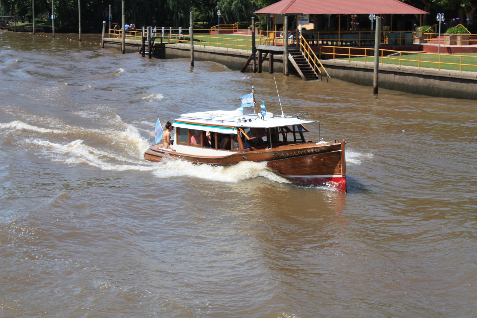 Passeio pelos canais del Tigre em Buenos Aires