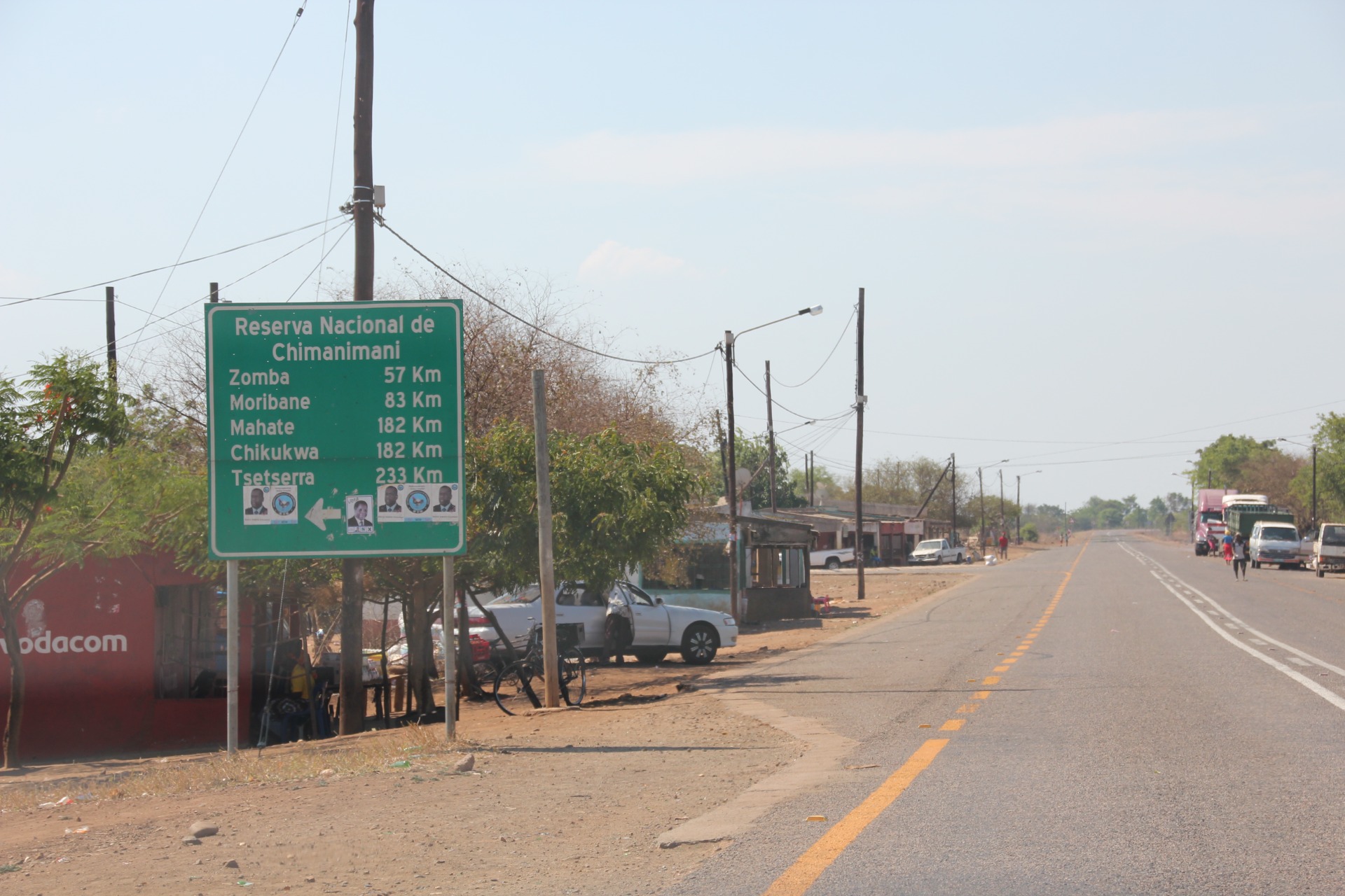 Paisagens ao longo da estrada de Vilanculos à Beira
