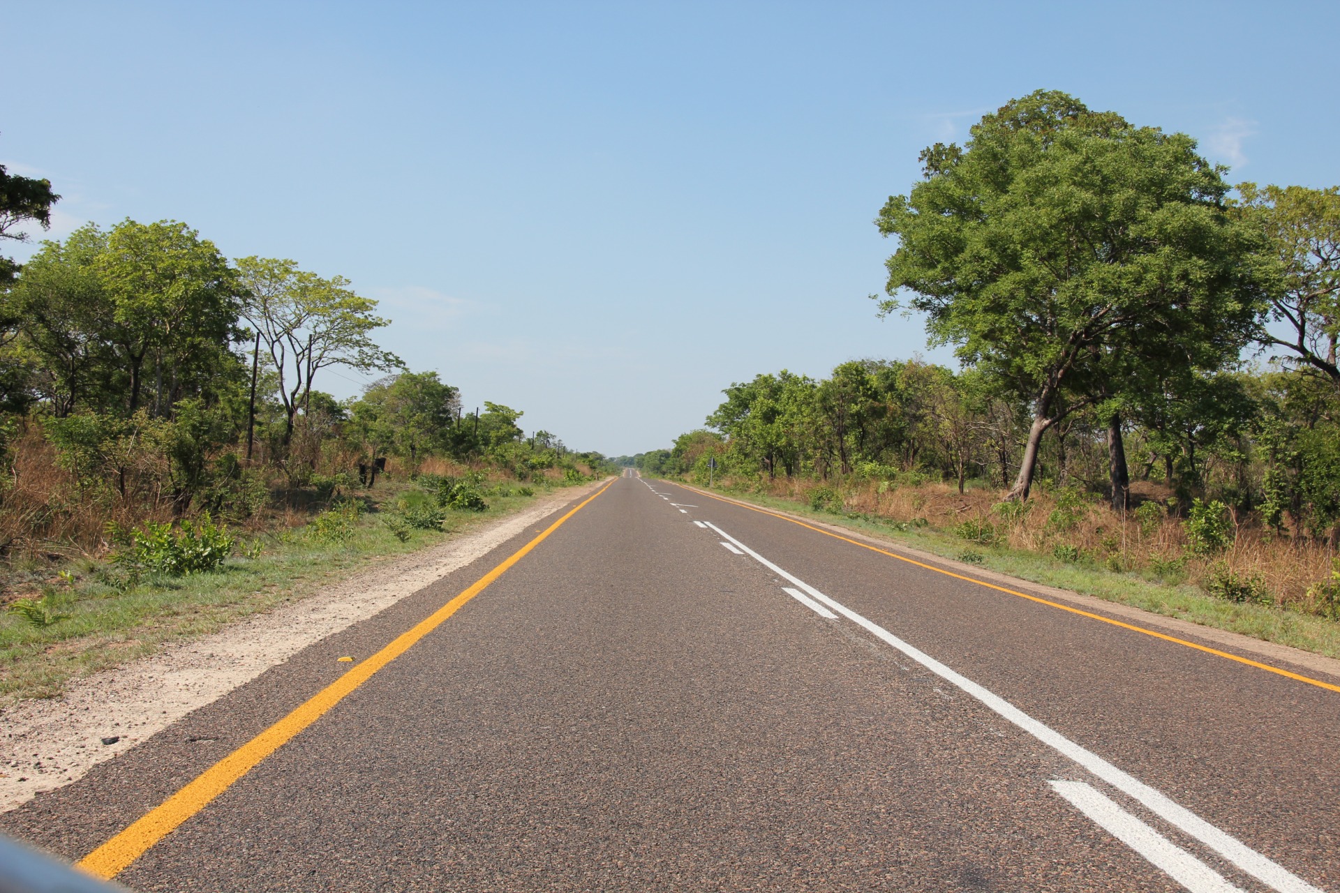 Paisagens ao longo da estrada de Vilanculos à Beira