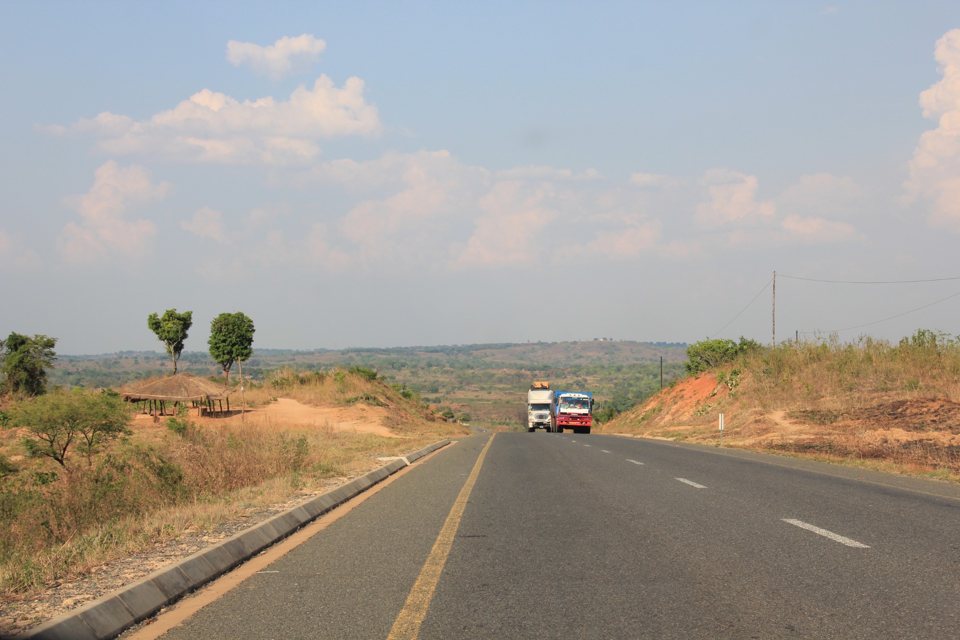 Paisagens ao longo da estrada da Beira a Nampula