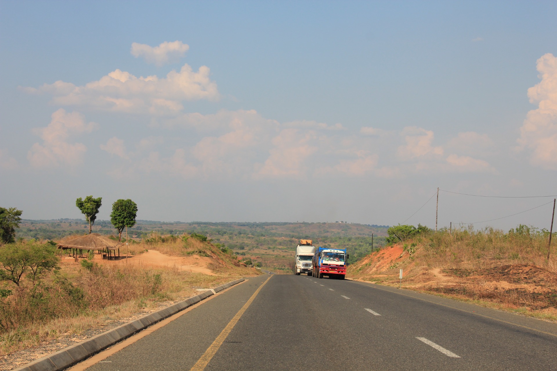 Paisagens ao longo da estrada da Beira a Nampula