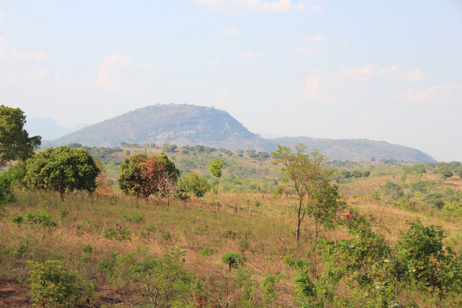 Paisagens ao longo da estrada da Beira a Nampula