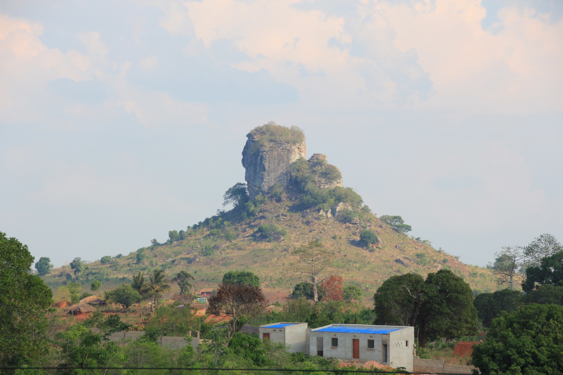 Paisagens ao longo da estrada da Beira a Nampula