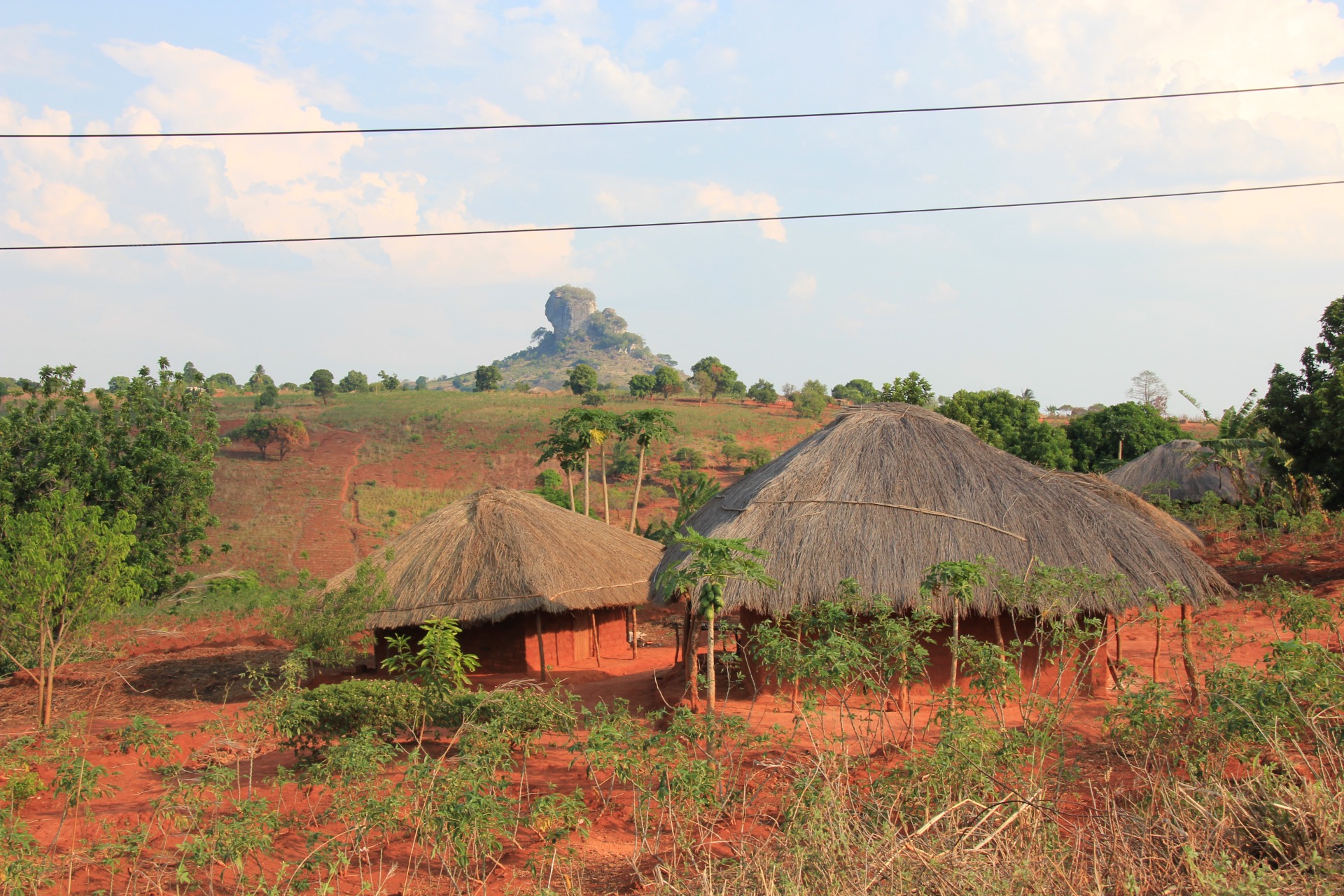 Paisagens ao longo da estrada da Beira a Nampula