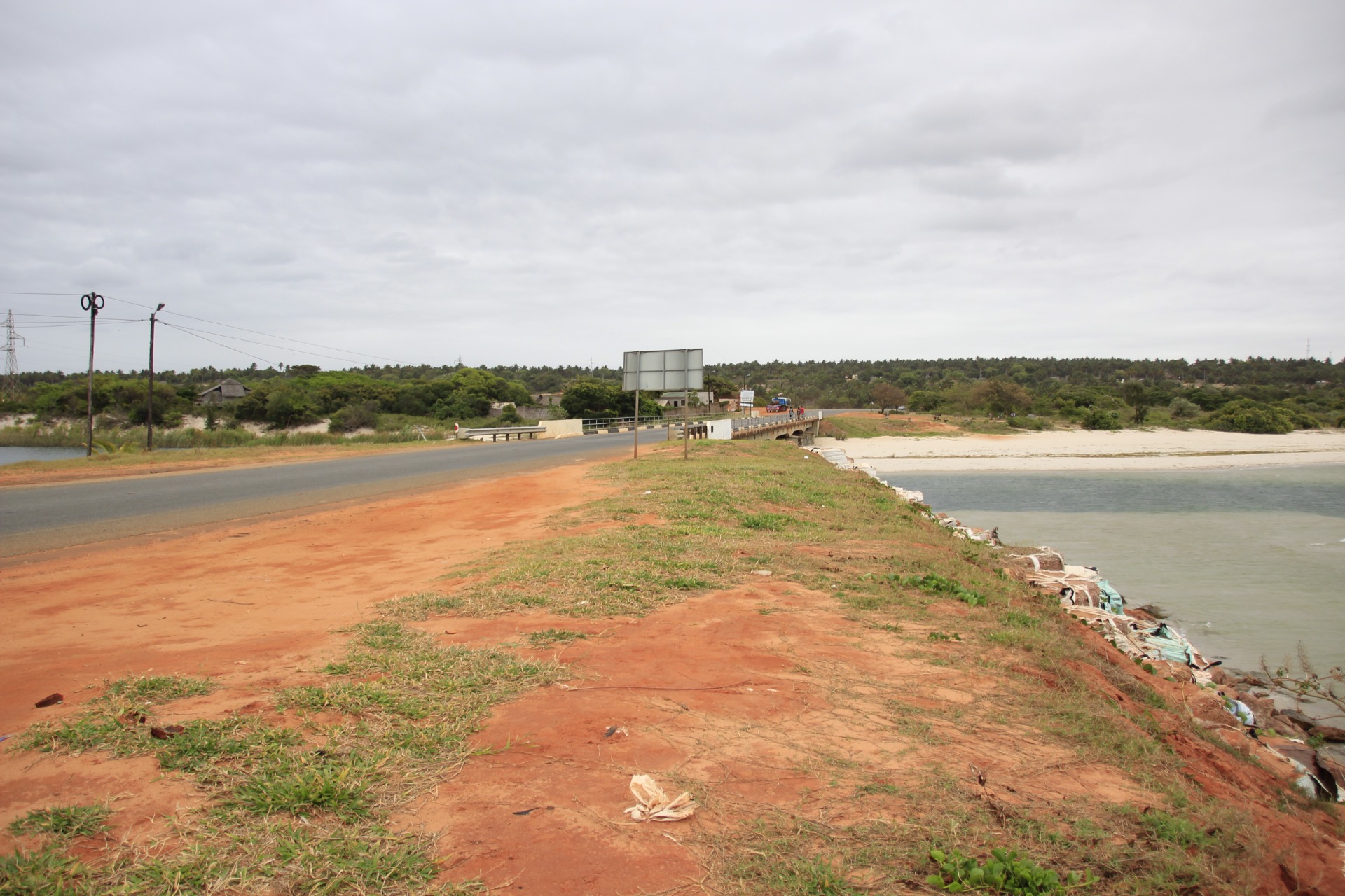 Paisagens ao longo da estrada de Bilene a Inhambane
