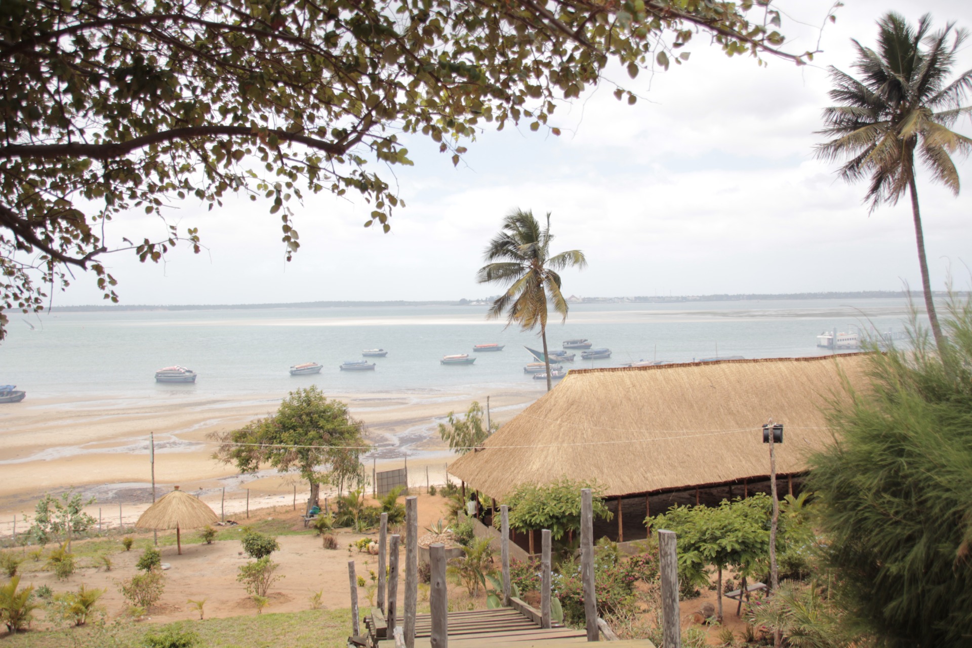 Paisagens ao longo da estrada de Inhambane a Vilanculos