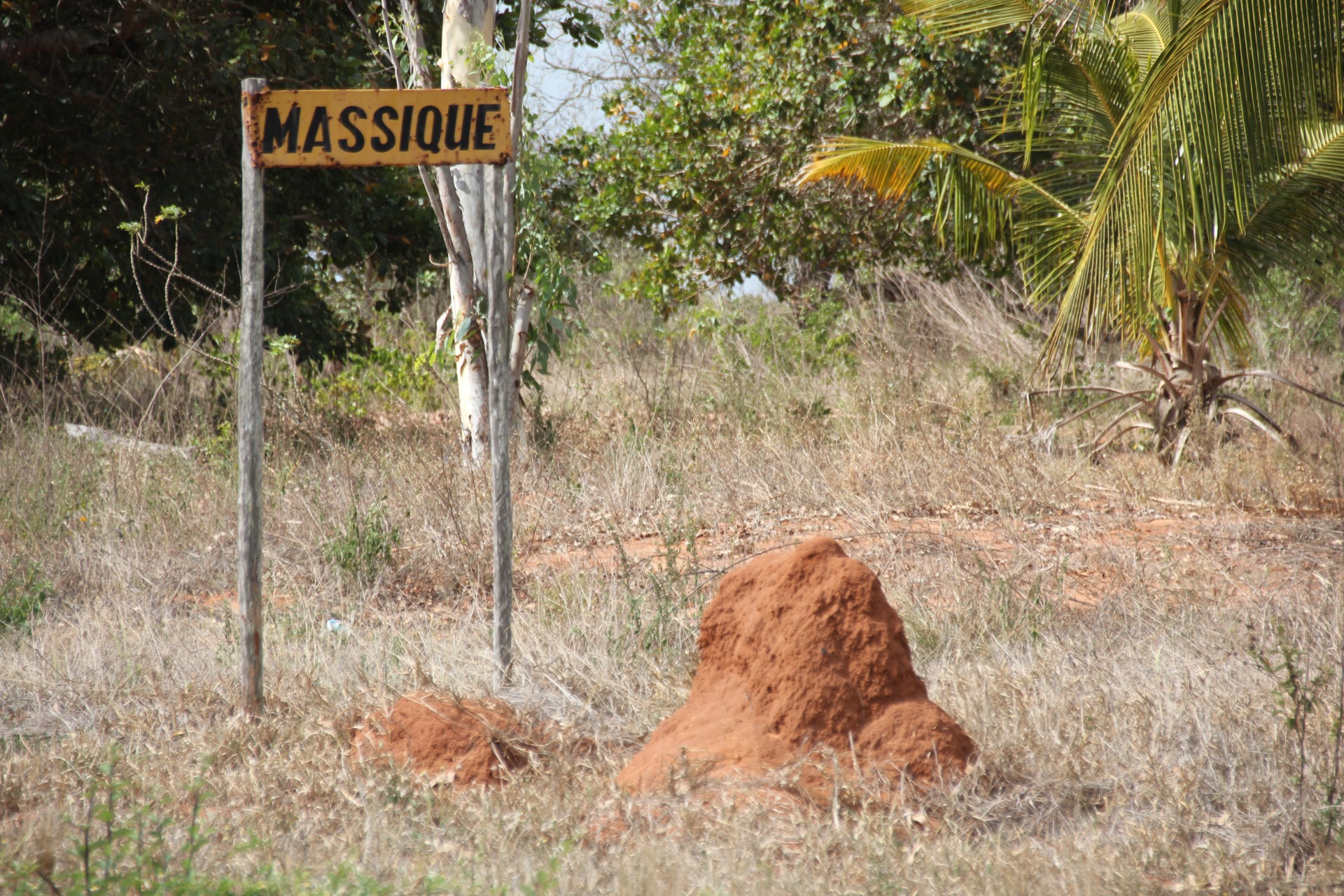 Paisagens ao longo da estrada de Inhambane a Vilanculos