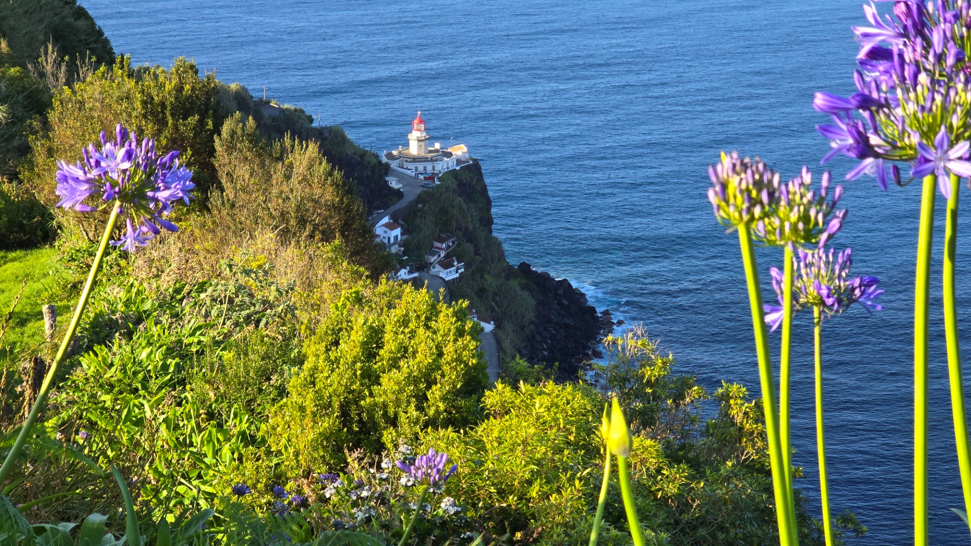 Farol da Ponta do Arnel. Ilha de São Miguel