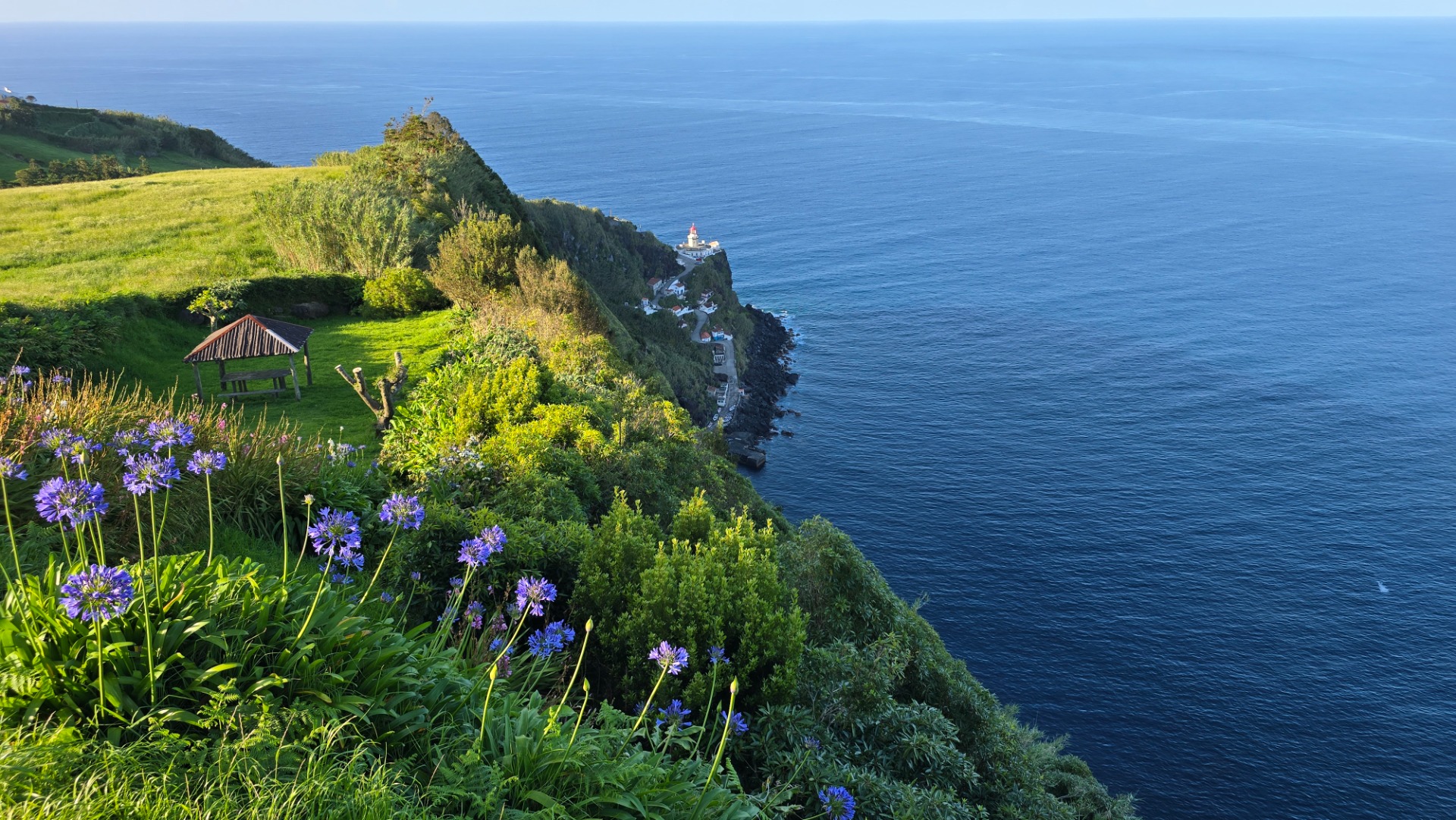 Farol da Ponta do Arnel. Ilha de São Miguel