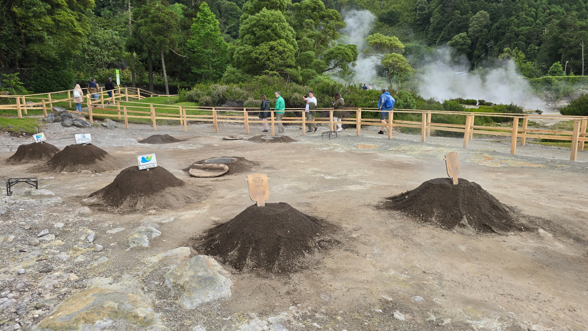 Furnas e o famoso cozido das Furnas. Ilha de São Miguel