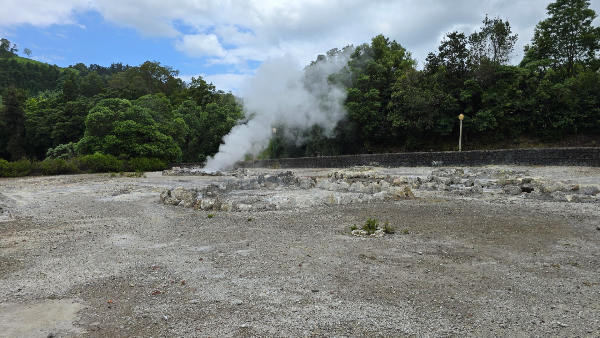Furnas e o famoso cozido das Furnas. Ilha de São Miguel