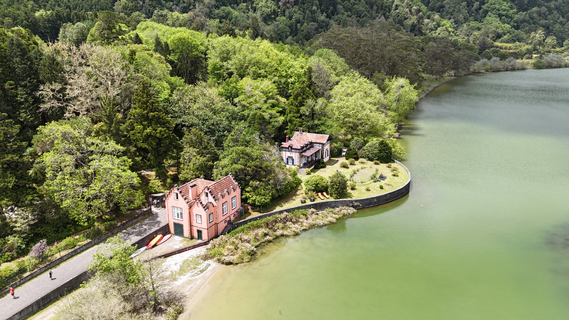 Furnas e o famoso cozido das Furnas. Ilha de São Miguel