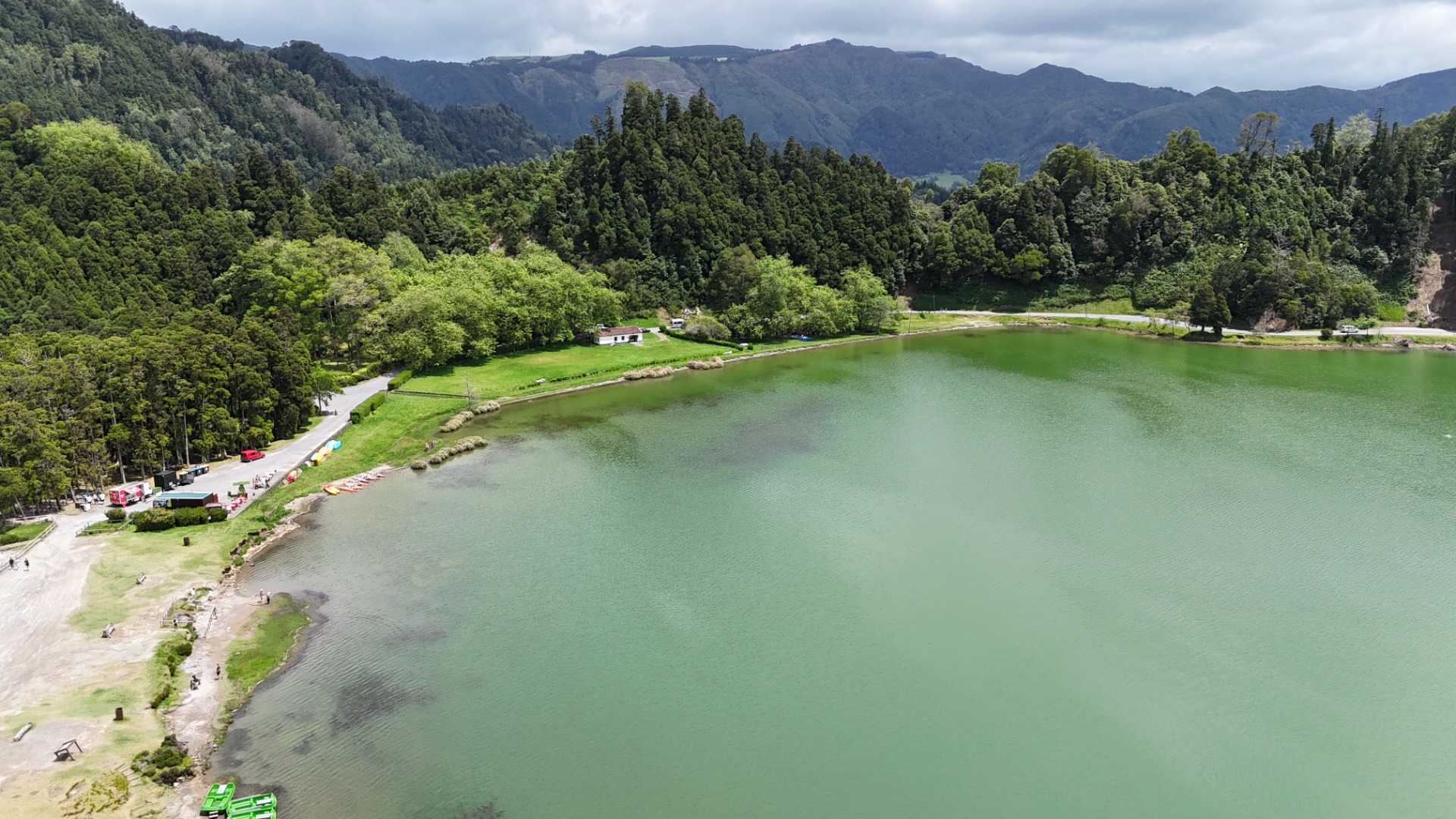 Furnas e o famoso cozido das Furnas. Ilha de São Miguel