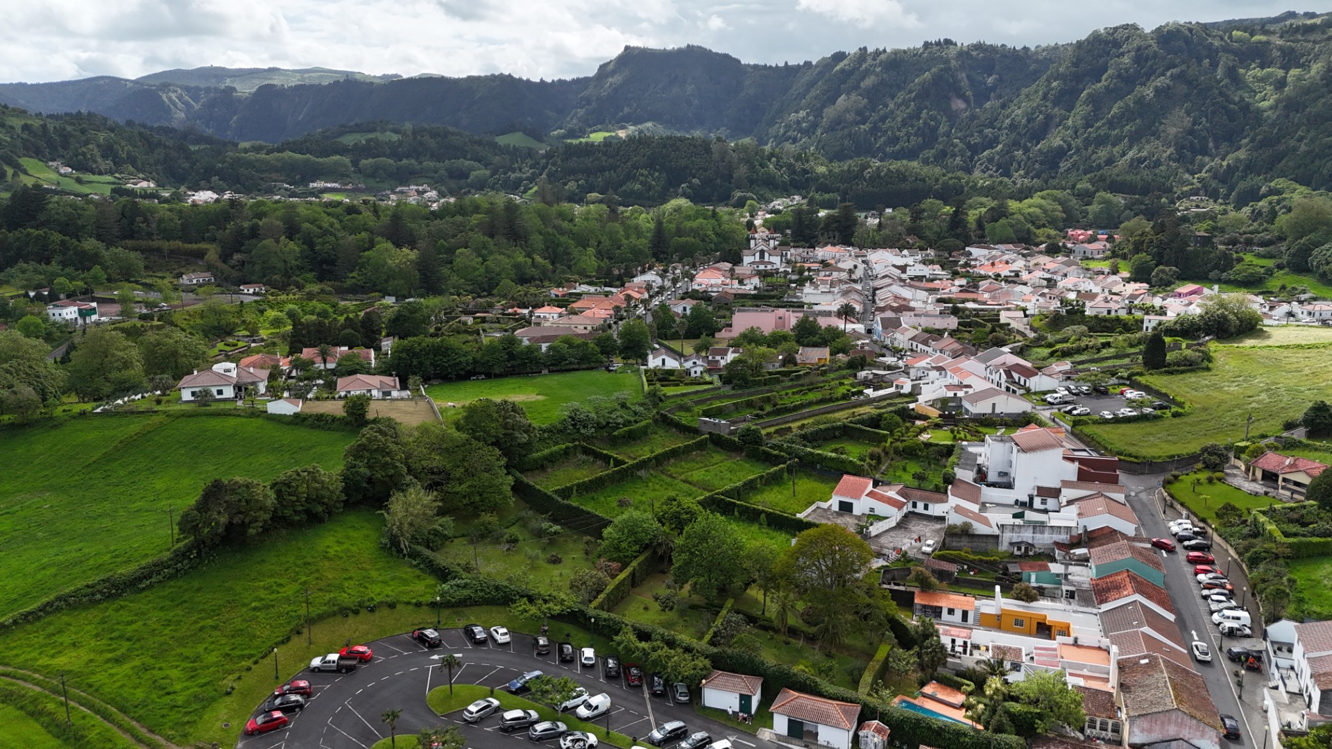 Furnas e o famoso cozido das Furnas. Ilha de São Miguel