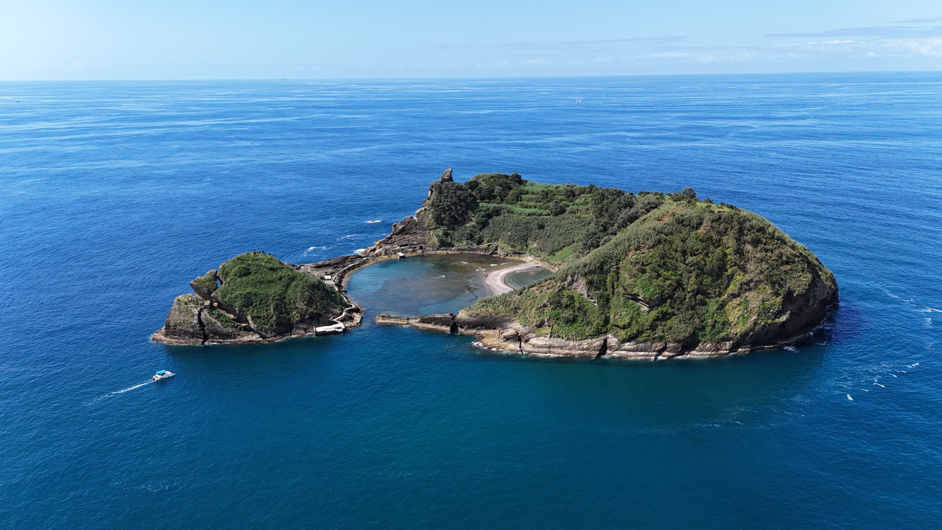 Ilhéu de Vila Franca do Campo. Ilha de São Miguel