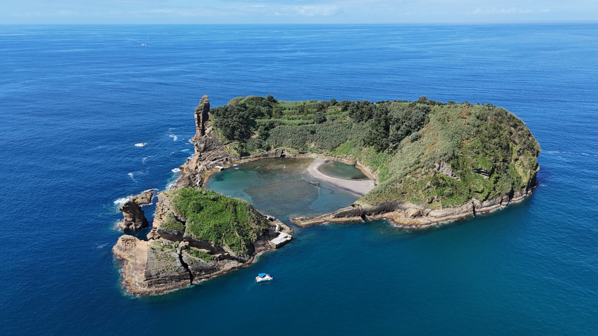 Ilhéu de Vila Franca do Campo. Ilha de São Miguel