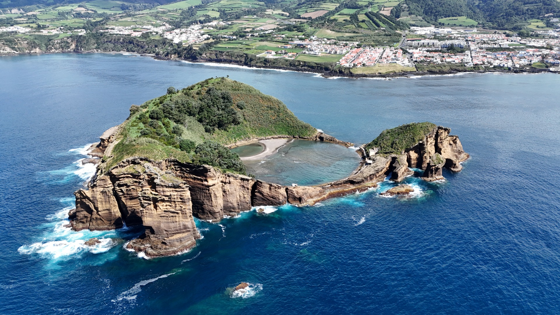 Ilhéu de Vila Franca do Campo. Ilha de São Miguel