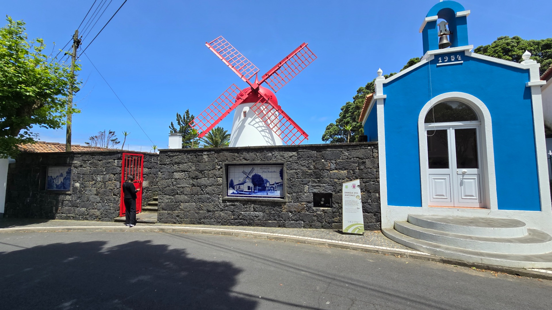 Moinho do Pico Vermelho. Ilha de São Miguel