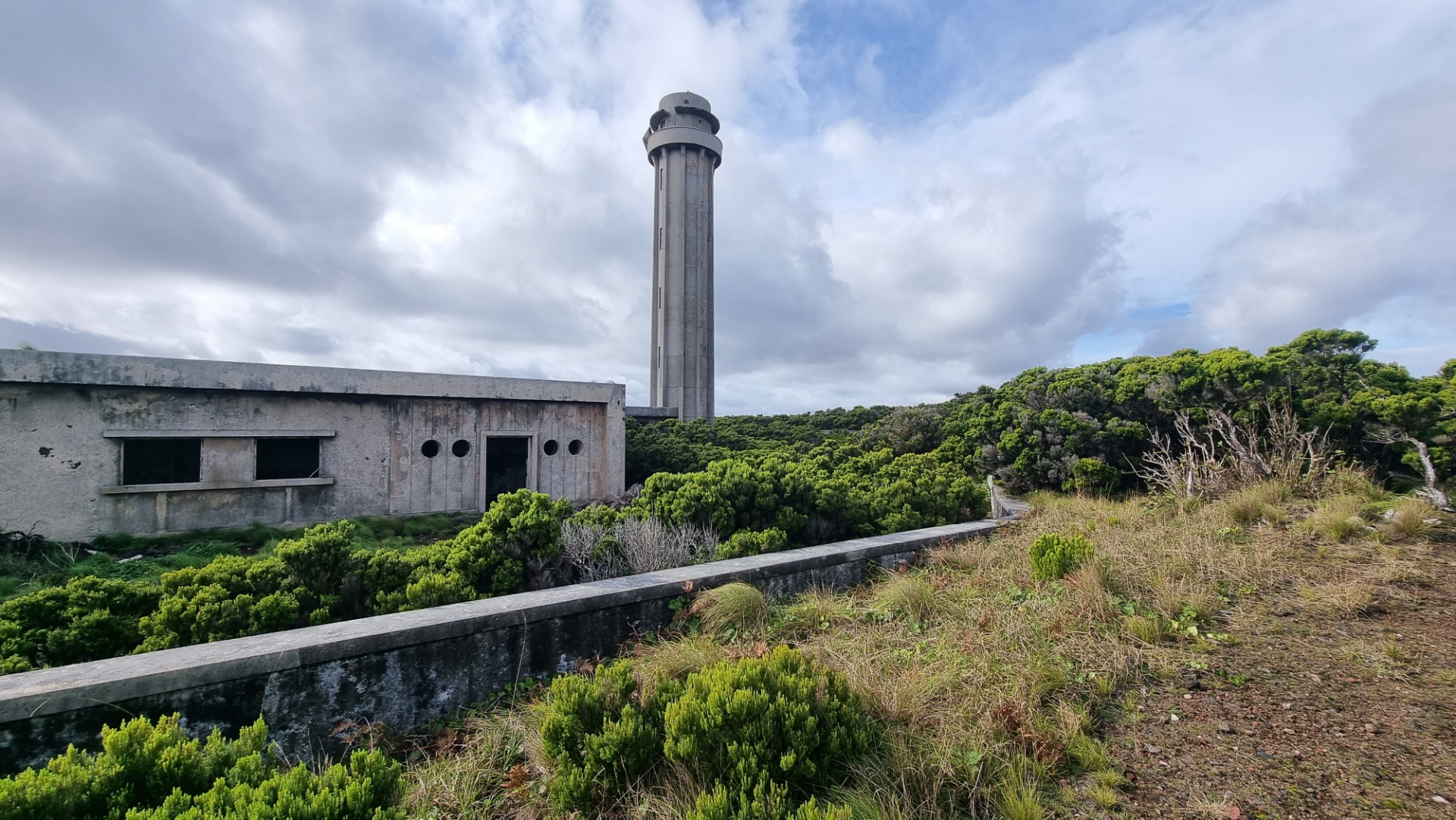 Farol da Ponta dos Rosais (Ilha de São Jorge)