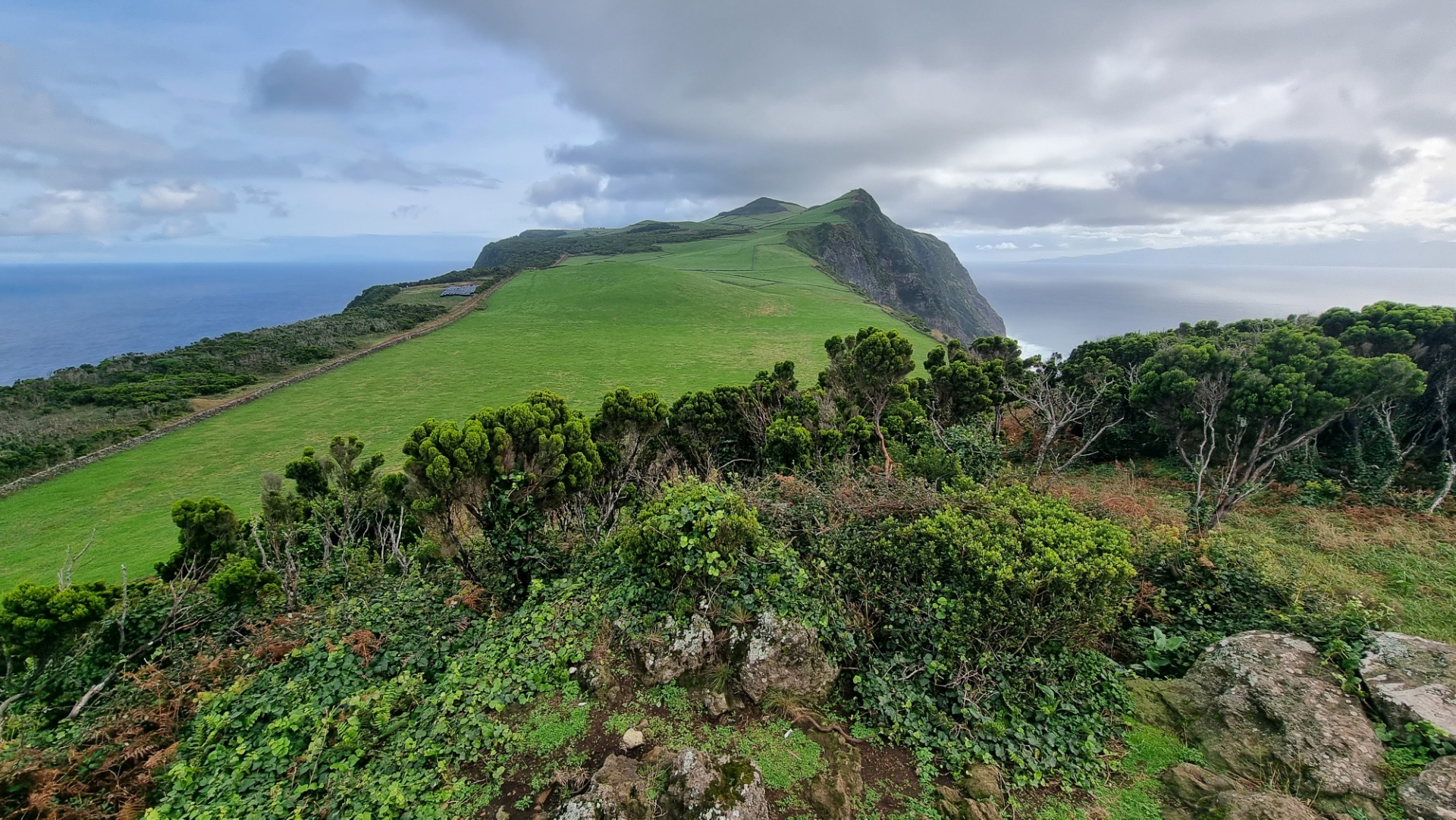 Farol da Ponta dos Rosais (Ilha de São Jorge)