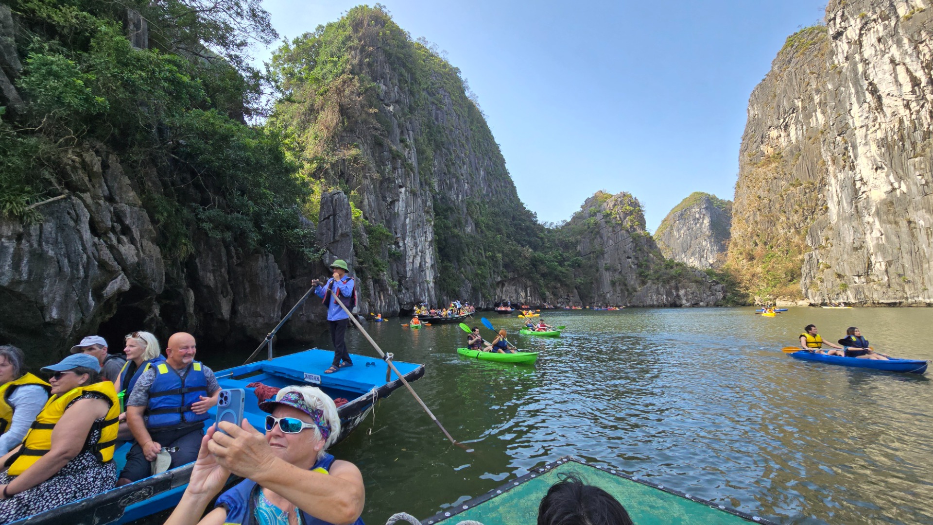 Ha Long Bay. Hanoi, Vietname
