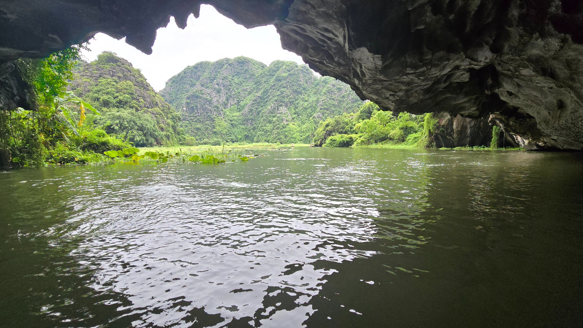 Fazendo como base Hanói fomos visitar Ninh Binh