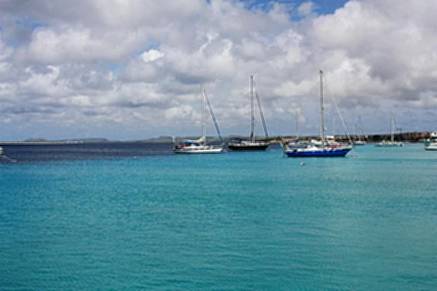 Mar azul de Bonaire