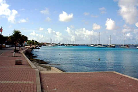 Beira mar de Kralendijk