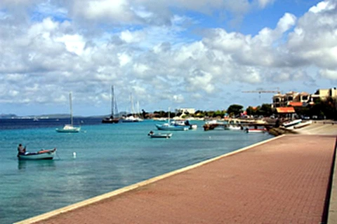 Beira mar de Kralendijk