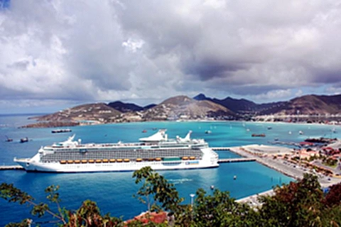 Navio de cruzeiro na Ilha de St Maarten
