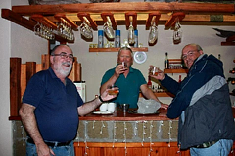 Nós tomando whisky servido com gelo milenar