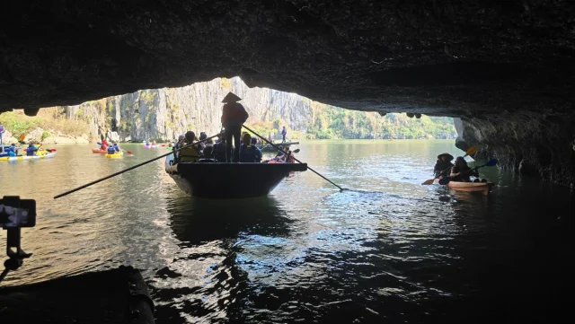 Ha Long Bay, Hanoi - Vietname