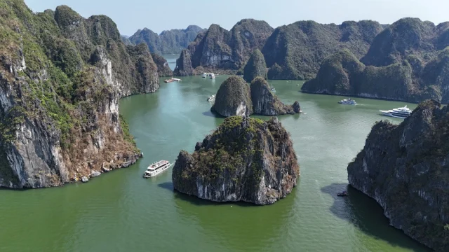 Ha Long Bay, Hanoi - Vietname