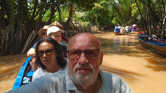 Passeio de barco no Delta do Mekong