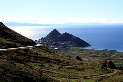 CopaCabana nas margens do Lago Titicaca