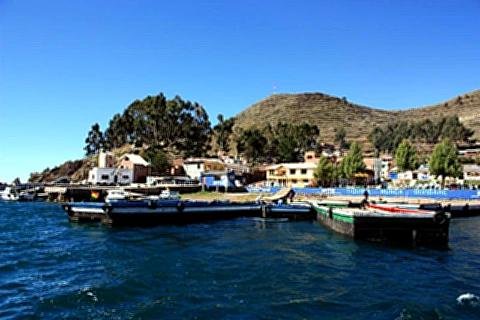 Travessia de Balsa em Tiquina