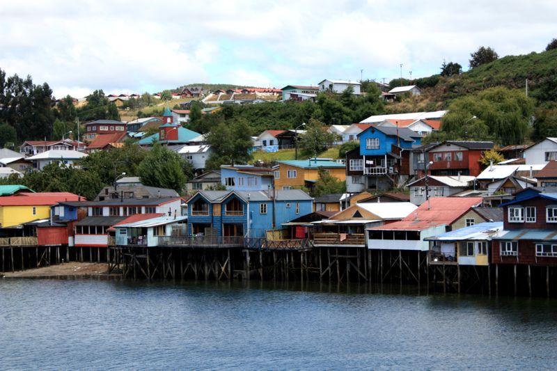 Casas palafitas na cidade de Castro
