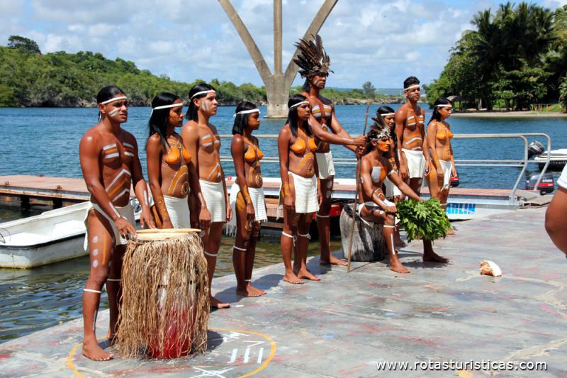 Show indigena no Rio Canimar