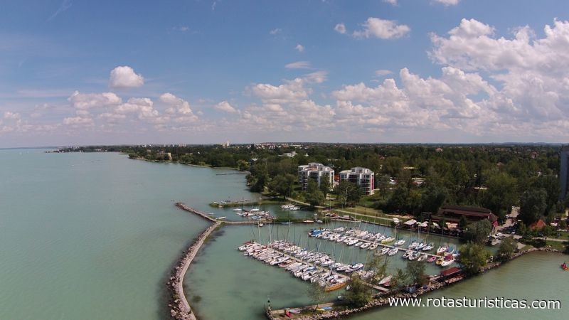 Estância Balnear Nas Margens do Lago Balaton