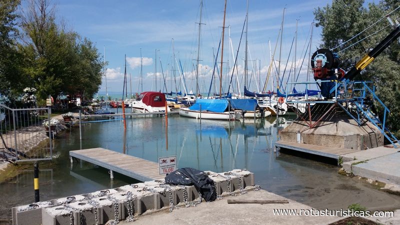 Estancia Balnear Nas Margens do Lago Balaton