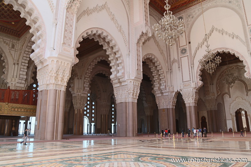Interior da Mesquita Hassam ii em Casablanca