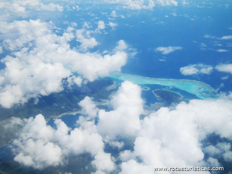 Vista aérea a chegar a Bora Bora