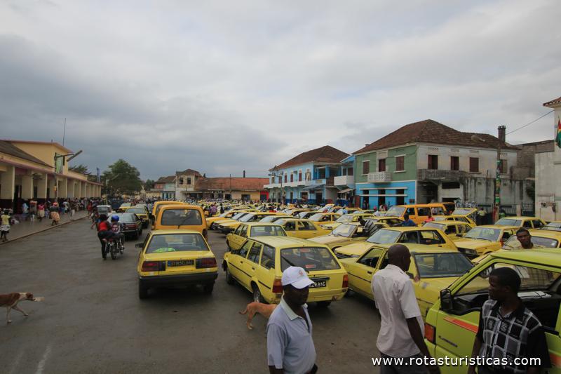 Mercado municipal, praça de taxis