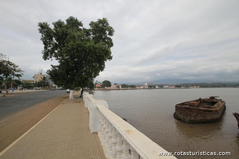 Marginal da Baía Ana Chaves
