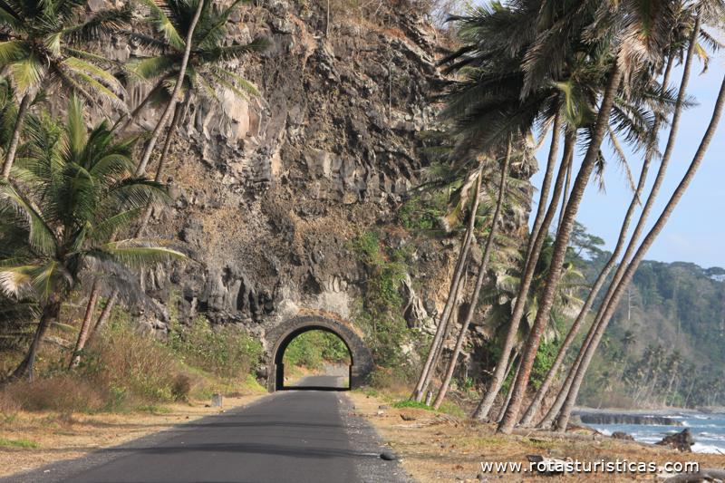 Paisagens da Costa Ocidental de São Tomé, Tunel