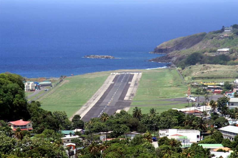 Pista do aeroporto E T Joshua