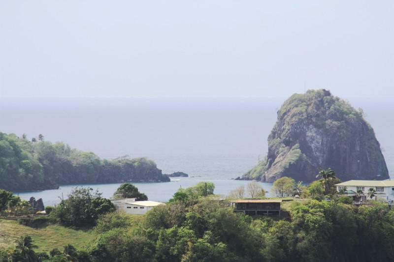 Paisagens de St Vincent vendo-se a ilha do Forte