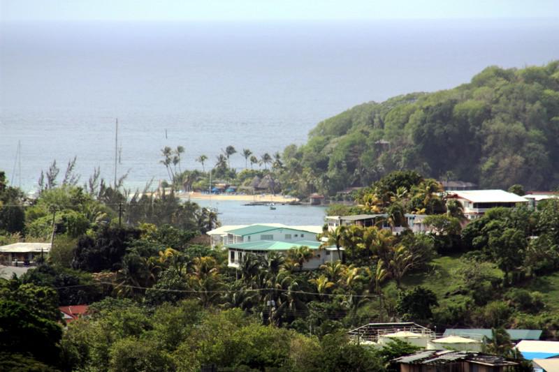 Paisagens de St Vincent com a praia de Young Island