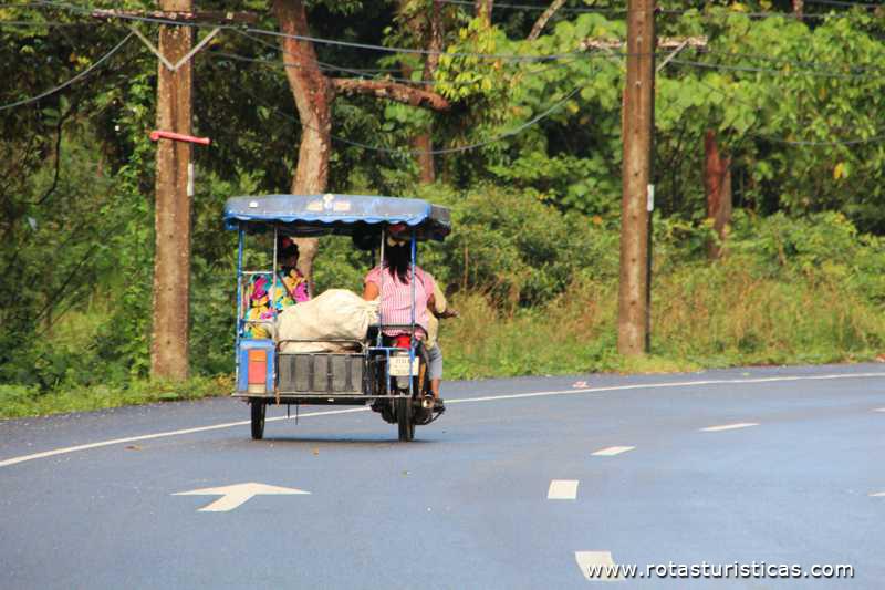 Meio de transporte bastante usado na Tailandia (Krabi/Tailand)